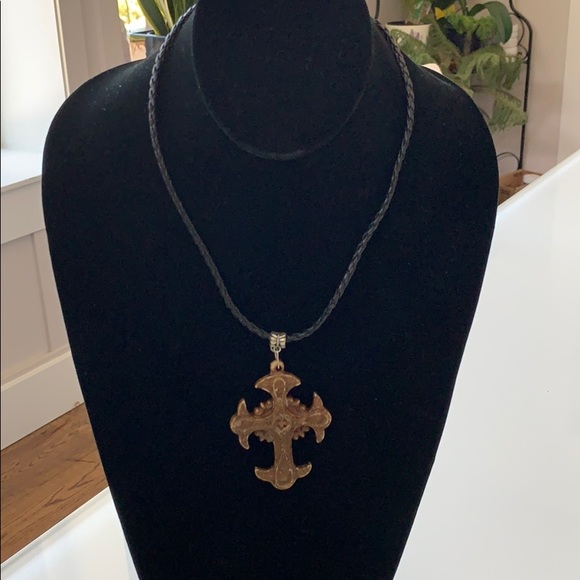 Ornate cross necklace - Picture 1 of 7